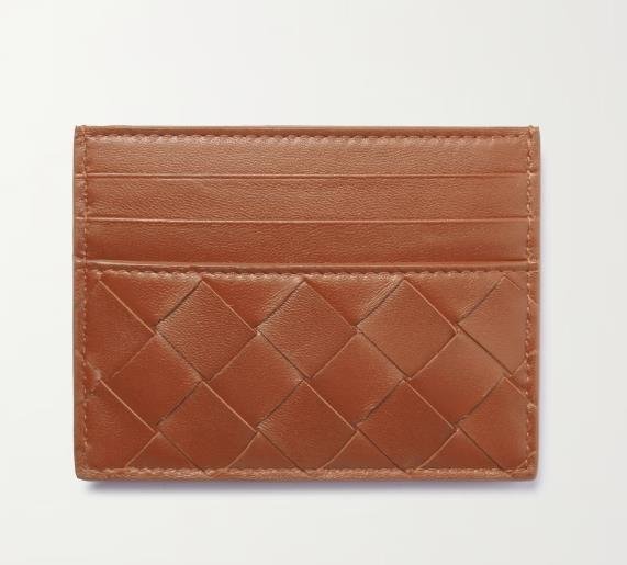 Fashionable Onbottega card holder in tan leather with unique stitching details