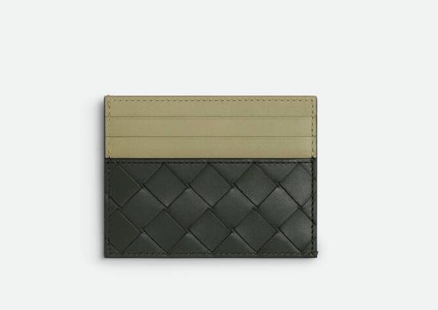 Elegant Onbottega card holder in navy blue leather with minimalist design