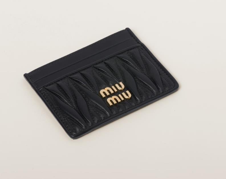 Miu Miu card holder in white leather with pearl logo embellishment